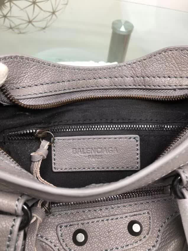 BALENCIAG巴黎世家 原單品質 經典代表作機車包 山羊皮黑錠款 可手提單肩斜跨  BL1038